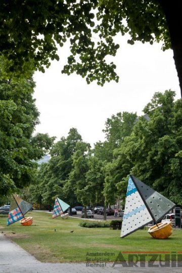 Dennis-Oppenheim-Submerged-Vessels-ARTZUID-2011-archief